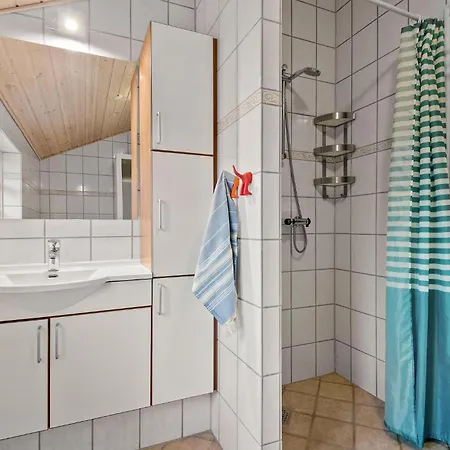 Holiday home 2 Bedroom Cozy In