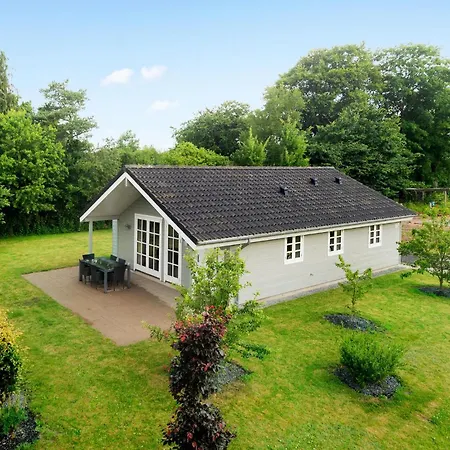 Semesterbostad 2 Bedroom Cozy In *