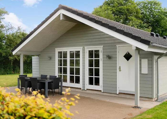 2 Bedroom Cozy In Semesterbostad *