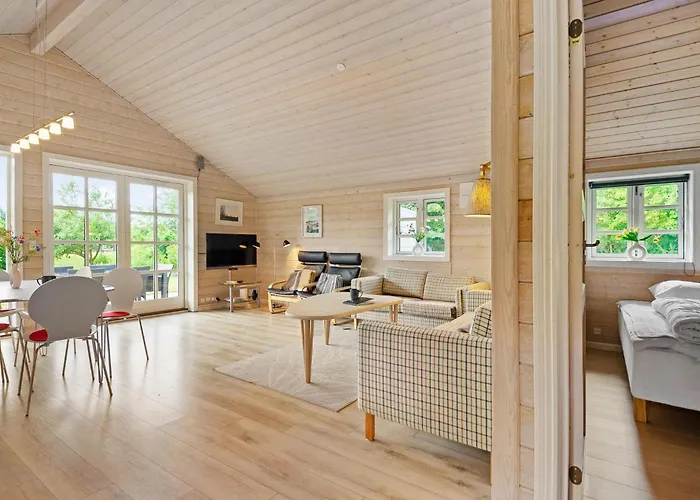 2 Bedroom Cozy In Semesterbostad *