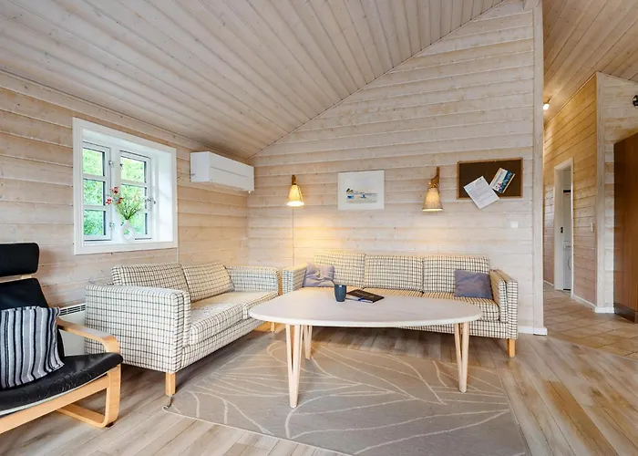 2 Bedroom Cozy In * Hovborg