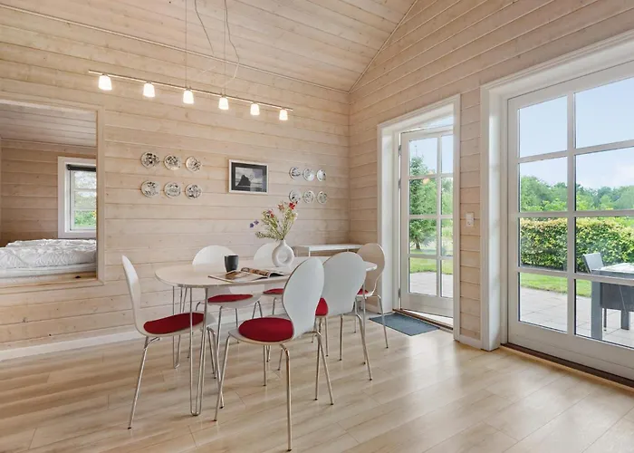 2 Bedroom Cozy In